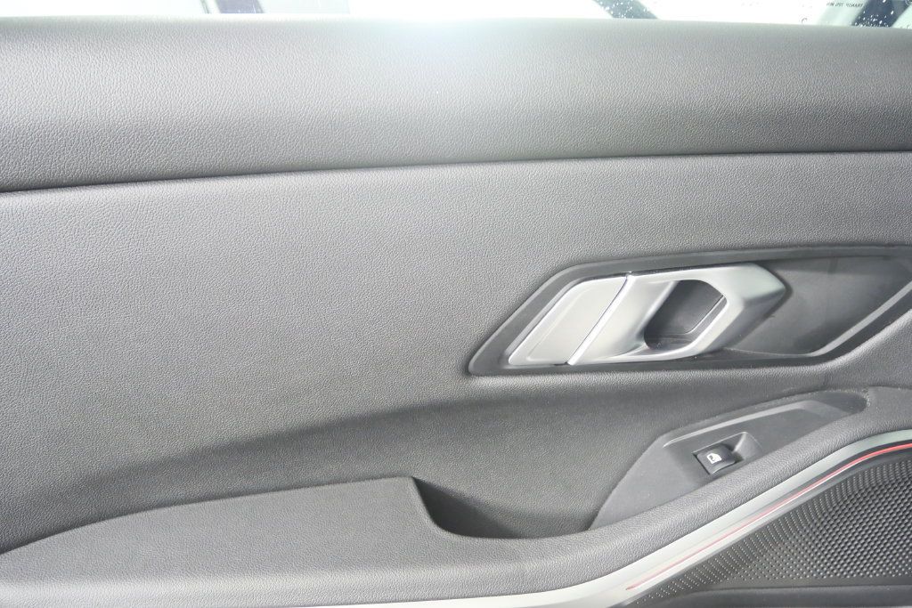 Used 2021 BMW 330i Sedan w/ M Sport Package RWD image 14