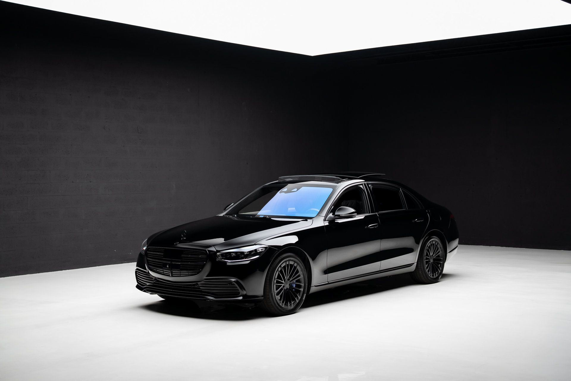 Used 2024 Mercedes-Benz S 580e 4MATIC Sedan w/ Warmth & Comfort Package image 4