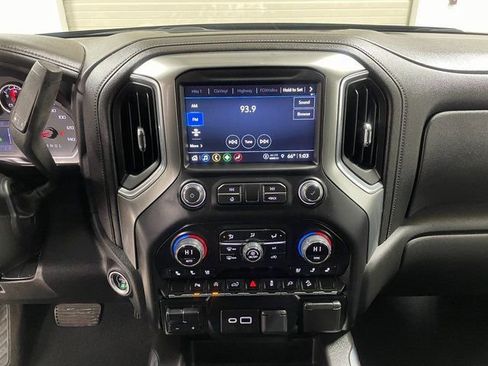 Used 2022 Chevrolet Silverado 1500 LTZ w/ Z71 Off-Road Package image 16