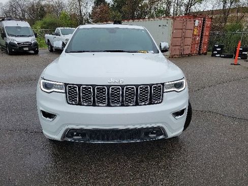 Used 2019 Jeep Grand Cherokee Overland AWD/4WD image 8