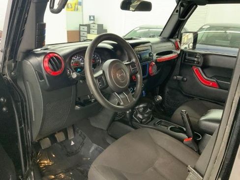 Used 2015 Jeep Wrangler Unlimited Sport AWD/4WD image 27
