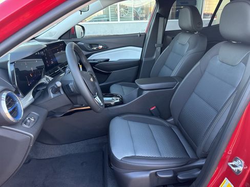 New 2026 Chevrolet Trax LT w/ Sunroof Package image 16