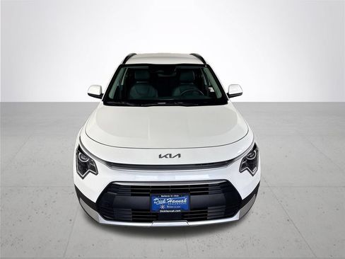 Certified 2025 Kia Niro EX FWD image 3