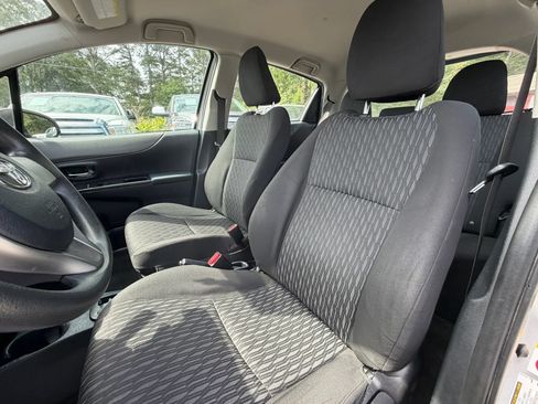 Used 2014 Toyota Yaris LE FWD image 13