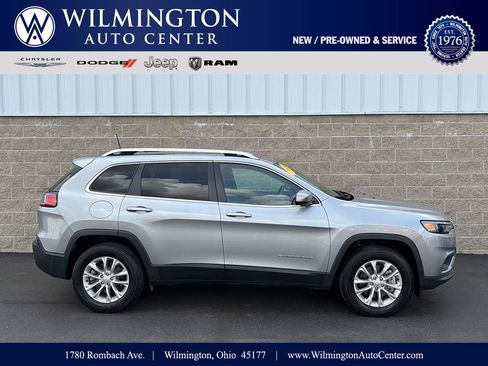 Used 2019 Jeep Cherokee Latitude w/ Cold Weather Group AWD/4WD image 1