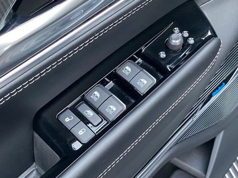 Used 2023 Jeep Grand Wagoneer Series II w/ Quick Order Packagew 28T image 12