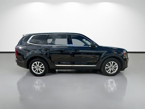Used 2022 Kia Telluride LX FWD image 2