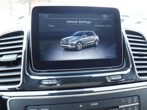 Used 2017 Mercedes-Benz GLE 350 image 24