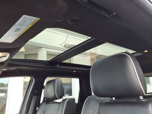 Used 2020 Jeep Grand Cherokee Summit AWD/4WD image 17