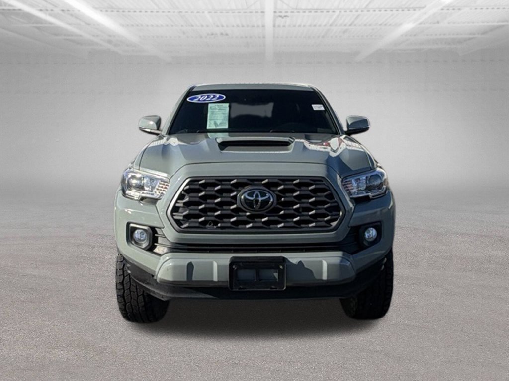 Used 2022 Toyota Tacoma TRD Sport w/ Technology Package RWD image 3