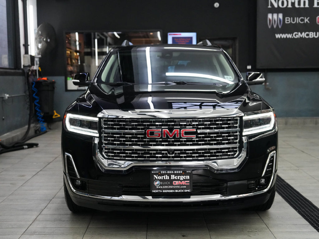 Used 2023 GMC Acadia Denali w/ Black Diamond Edition AWD/4WD image 2