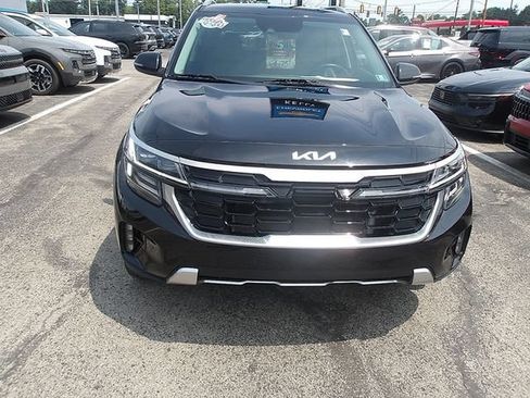 Used 2024 Kia Seltos SX AWD/4WD image 2