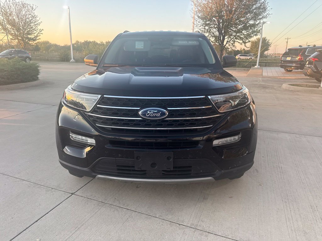 Used 2022 Ford Explorer XLT w/ Equipment Group 202A RWD image 4