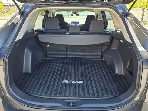 Used 2025 Toyota RAV4 LE AWD/4WD image 29