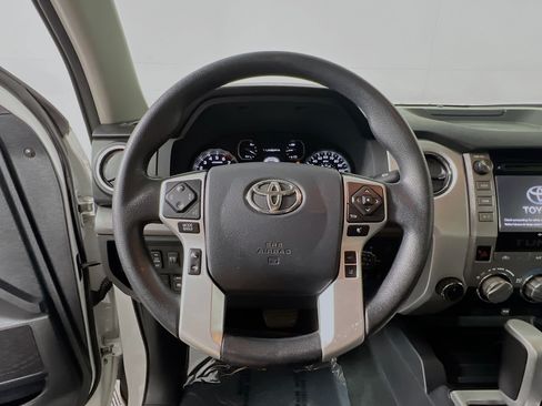 Used 2018 Toyota Tundra SR5 w/ SR5 Upgrade Package AWD/4WD image 17