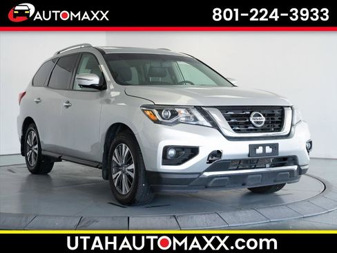 Used 2017 Nissan Pathfinder SL w/ SL Premium Package image 1