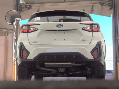 Used 2024 Subaru Crosstrek 2.0i Premium image 12