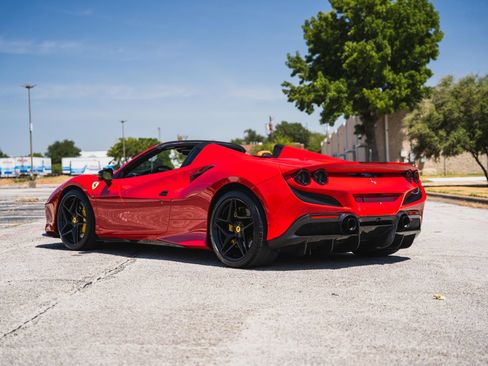 Used 2021 Ferrari F8 Tributo RWD image 5