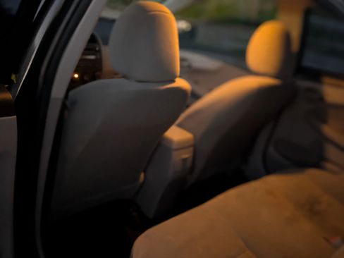 Used 2012 Toyota Corolla L image 21