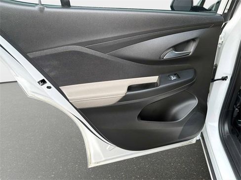 Used 2024 Buick Envista Avenir image 11