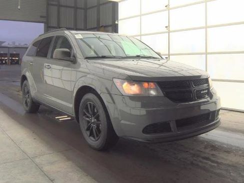 Used 2020 Dodge Journey SE w/ SE Popular Equipment Group image 1