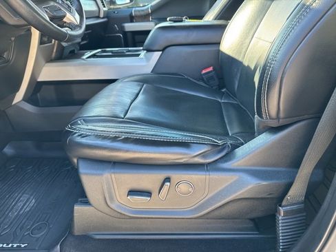 Used 2019 Ford F250 Lariat w/ Lariat Ultimate Package image 31