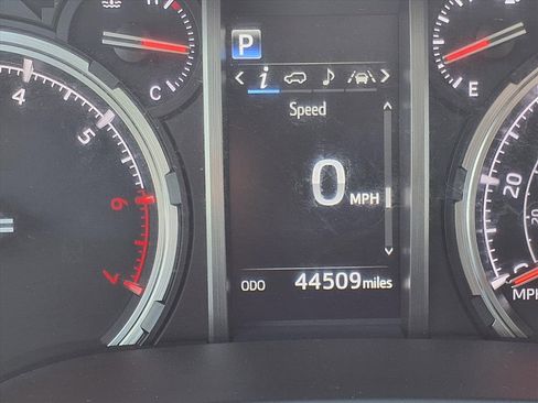 Used 2022 Toyota 4Runner TRD Off-Road image 15