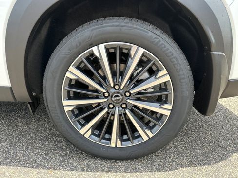 New 2026 Nissan Pathfinder Platinum FWD image 19