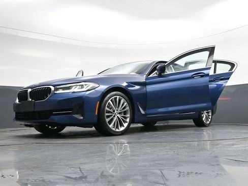 Used 2022 BMW 540i xDrive w/ Premium Package image 39