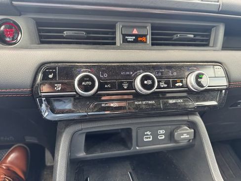 Used 2024 Honda Pilot TrailSport image 21