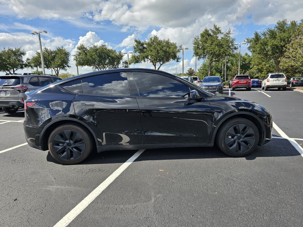 Used 2025 Tesla Model Y Long Range RWD image 2