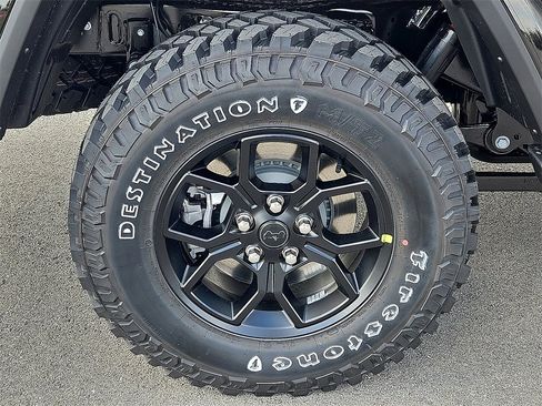 New 2025 Jeep Gladiator High Tide image 7