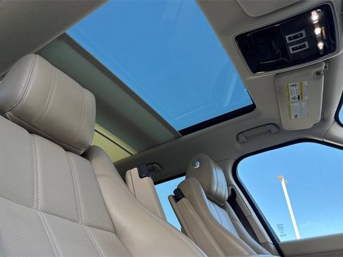 Used 2017 Land Rover Range Rover Supercharged image 16