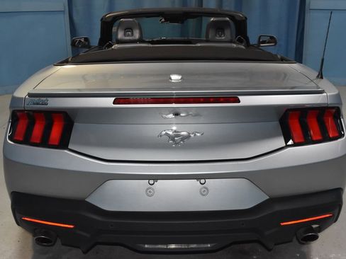 Used 2025 Ford Mustang Premium RWD image 24