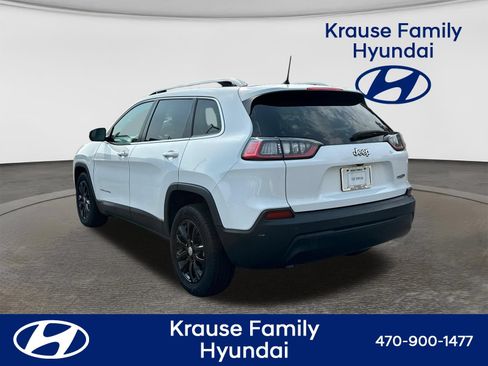 Used 2021 Jeep Cherokee Latitude Plus w/ Mopar Interior Package FWD image 6
