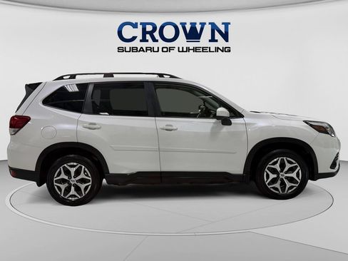 Used 2024 Subaru Forester Premium AWD/4WD image 2