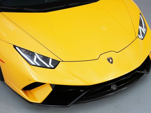 Used 2018 Lamborghini Huracan Performante image 54