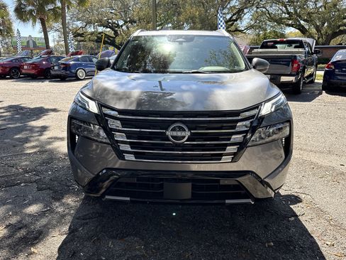 Used 2024 Nissan Rogue Platinum image 8