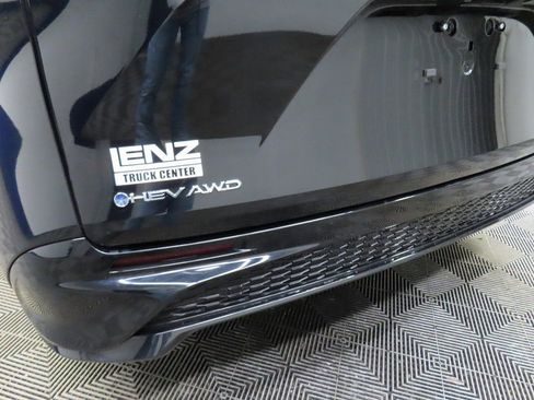 Used 2025 Toyota Sienna XSE image 35