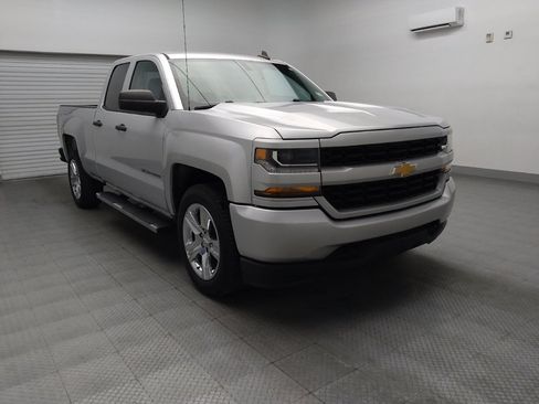 Used 2018 Chevrolet Silverado 1500 Custom w/ Custom Value Package image 13
