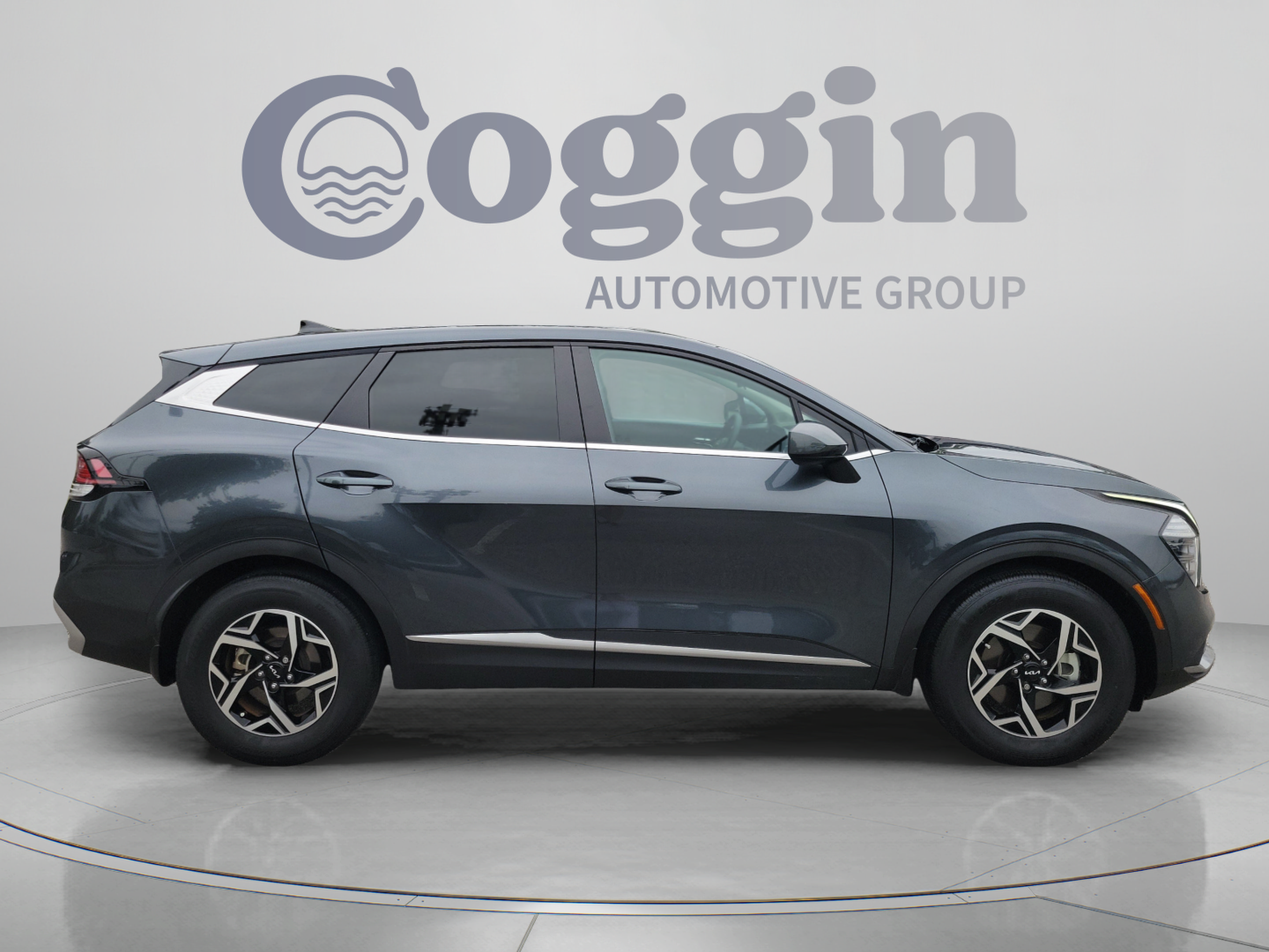 Used 2025 Kia Sportage LX FWD image 4