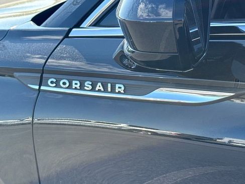 Used 2025 Lincoln Corsair AWD image 17