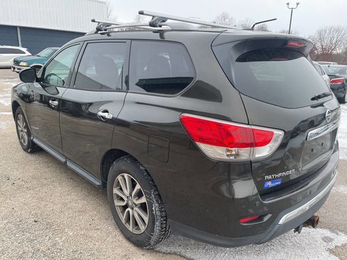 Used 2015 Nissan Pathfinder SV image 5