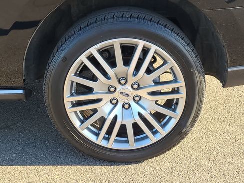 Used 2024 Ford Expedition Limited image 16