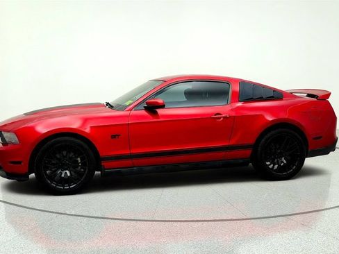 Used 2010 Ford Mustang GT Premium RWD image 8