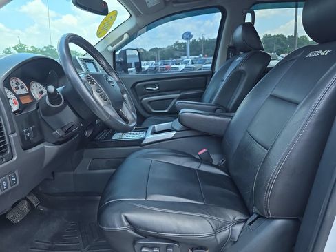 Used 2015 Nissan Titan PRO-4X w/ Pro-4x Luxury Package AWD/4WD image 12