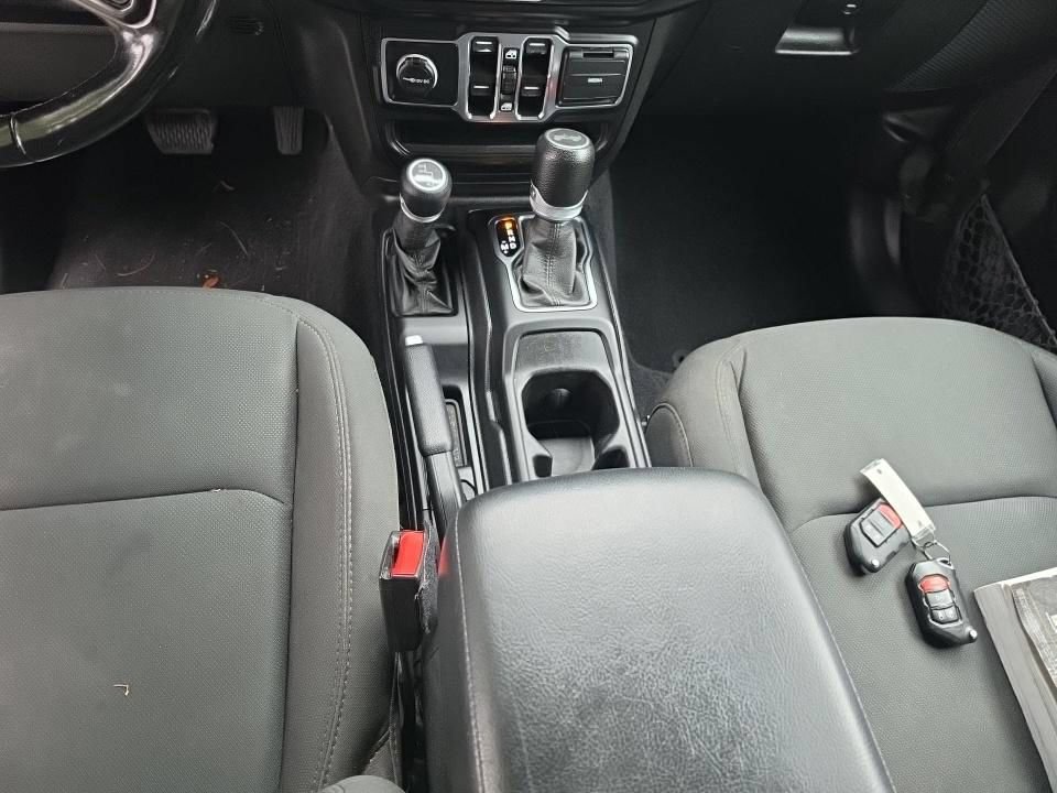 Used 2021 Jeep Wrangler Unlimited Sport AWD/4WD image 15