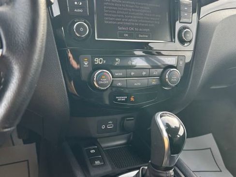 Used 2022 Nissan Rogue Sport SL image 24