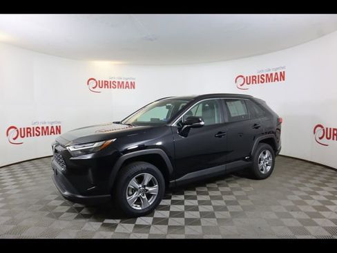 Used 2025 Toyota RAV4 XLE image 5