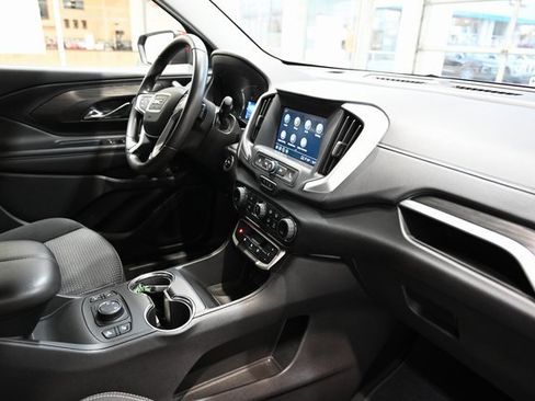Used 2023 GMC Terrain SLE w/ Driver Convenience Package image 13